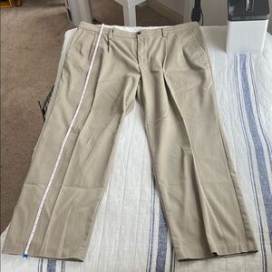 Dockers Men's Khaki Chinos
